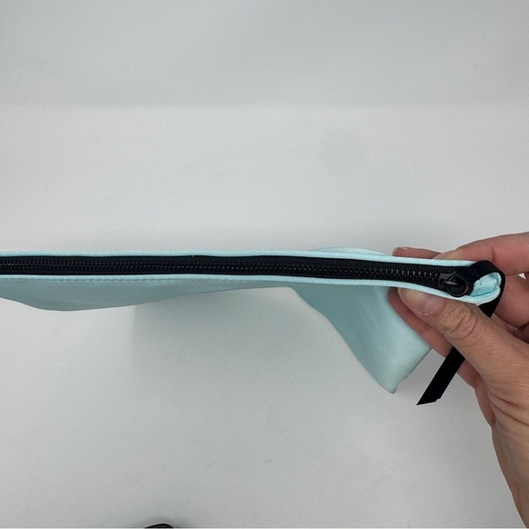 GUCCI Beauty Makeup Pouch/Pochette/Clutch/cosmetic/Toiletry Bag - Picture 4 of 12